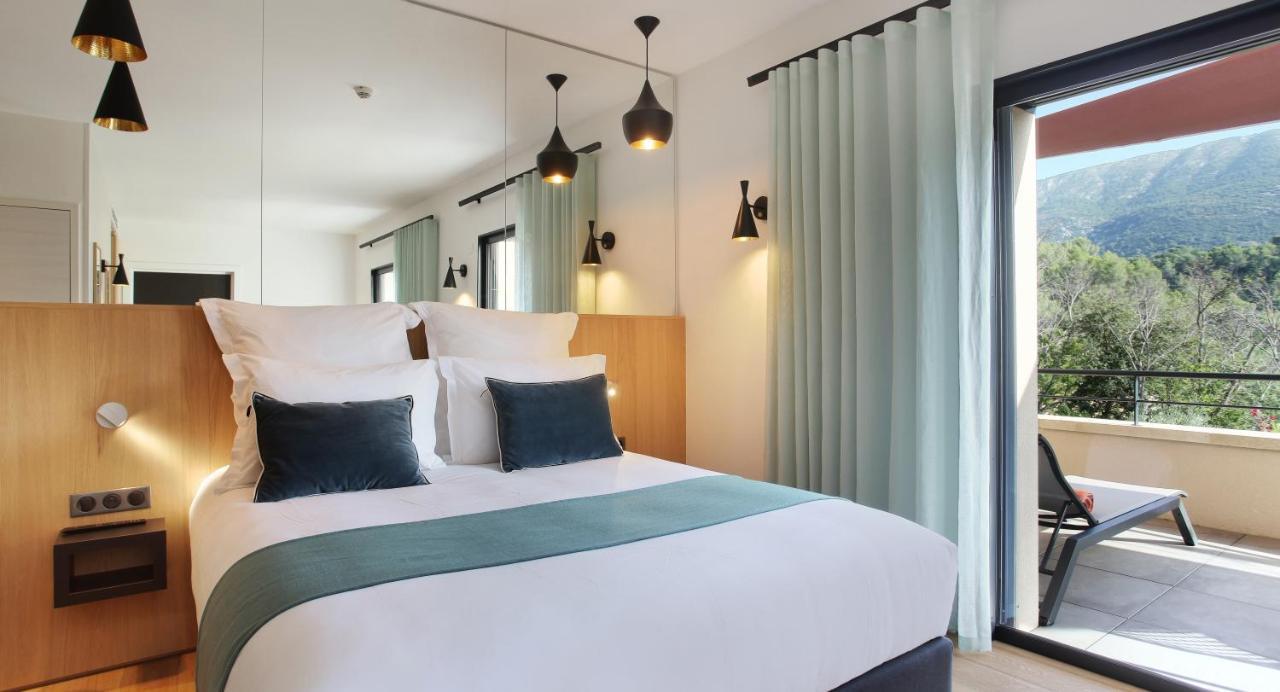 Hotel Sainte Victoire Vauvenargues エクステリア 写真