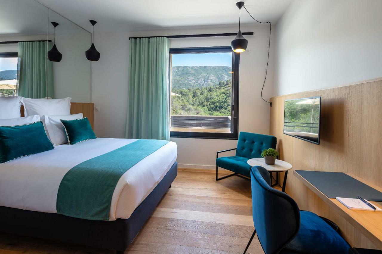 Hotel Sainte Victoire Vauvenargues エクステリア 写真