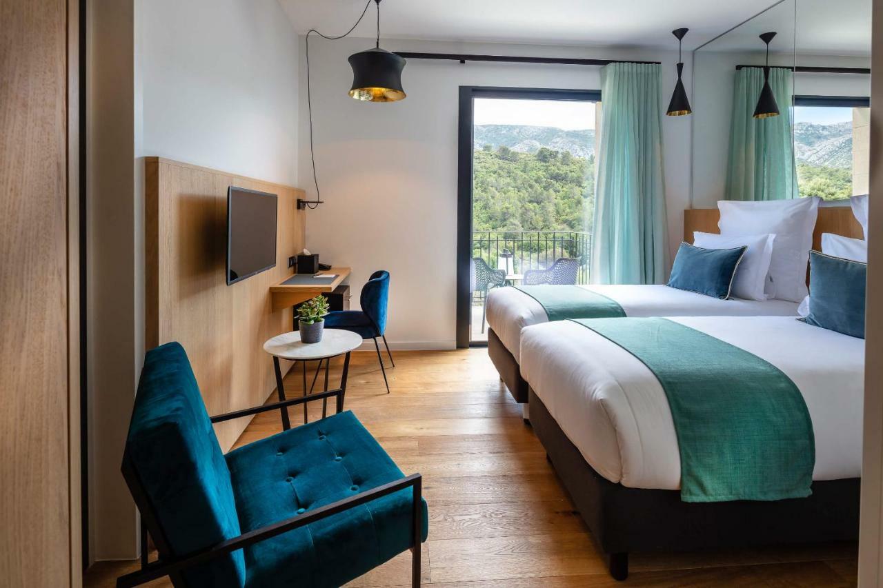 Hotel Sainte Victoire Vauvenargues エクステリア 写真