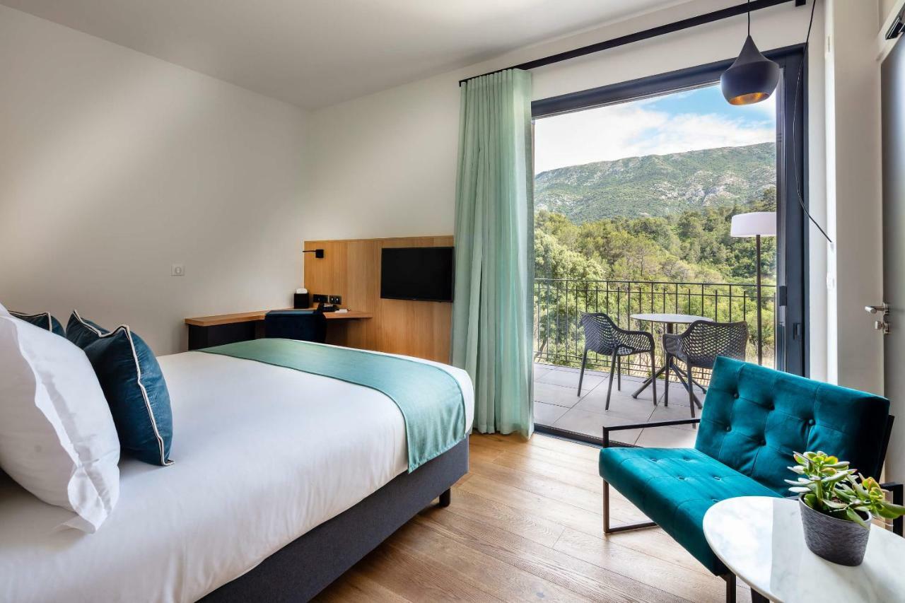 Hotel Sainte Victoire Vauvenargues エクステリア 写真